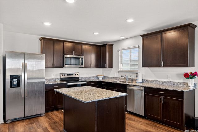 4037 Bermuda Ln, Seguin, TX 78155