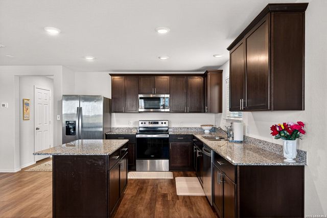 4037 Bermuda Ln, Seguin, TX 78155