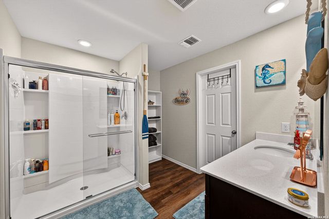 4037 Bermuda Ln, Seguin, TX 78155