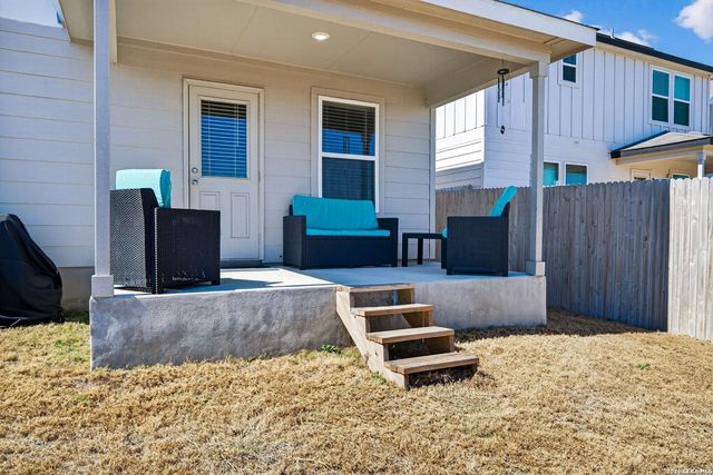 4037 Bermuda Ln, Seguin, TX 78155
