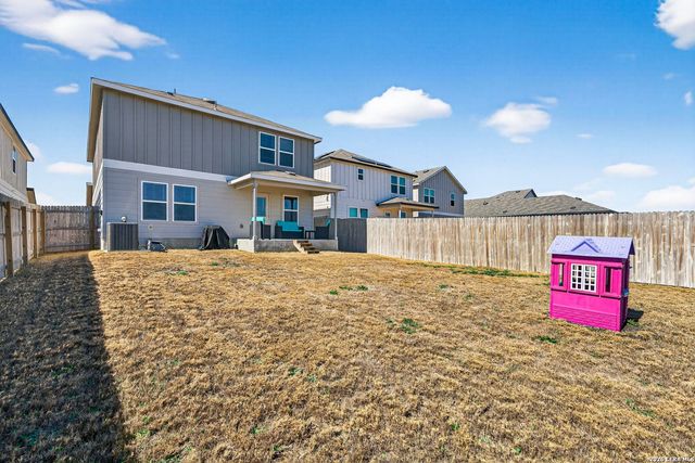 4037 Bermuda Ln, Seguin, TX 78155