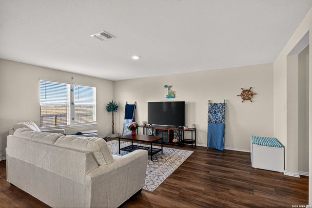 4037 Bermuda Ln, Seguin, TX 78155