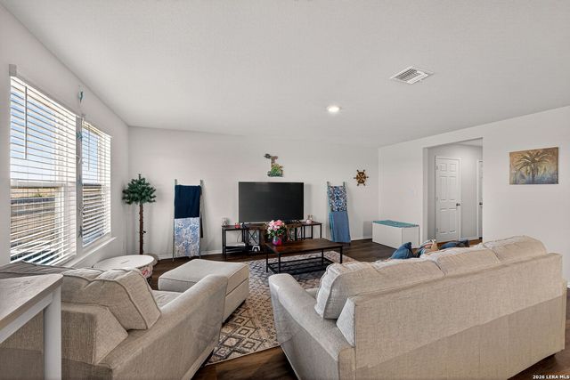 4037 Bermuda Ln, Seguin, TX 78155