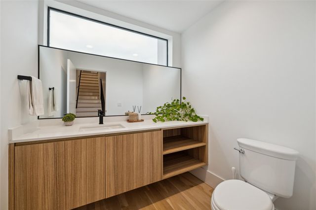 711 Memorial Heights Drive, Houston, TX 77007