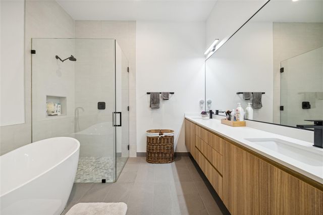 711 Memorial Heights Drive, Houston, TX 77007