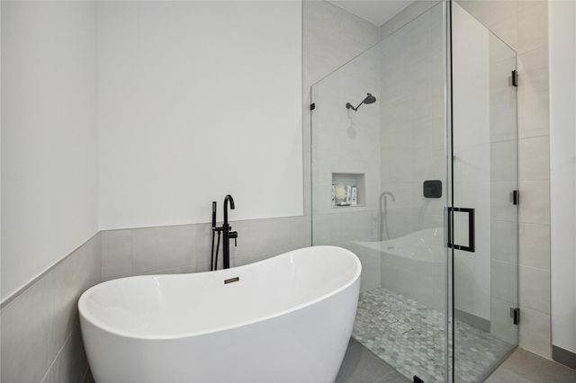 711 Memorial Heights Drive, Houston, TX 77007