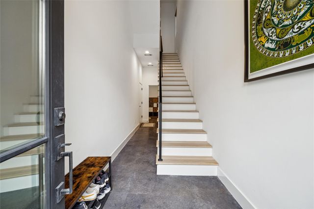 711 Memorial Heights Drive, Houston, TX 77007