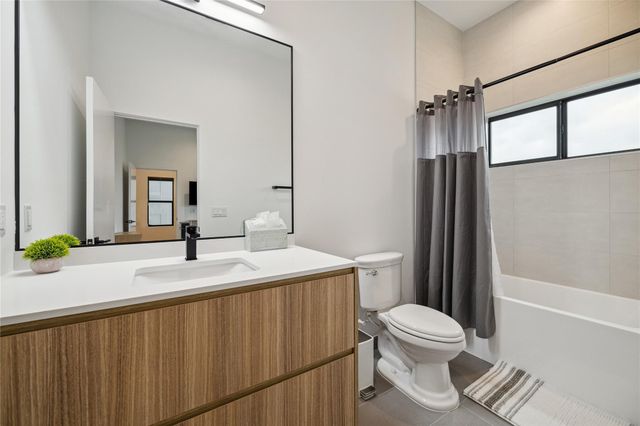 711 Memorial Heights Drive, Houston, TX 77007