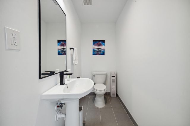 711 Memorial Heights Drive, Houston, TX 77007