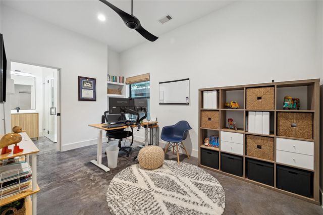 711 Memorial Heights Drive, Houston, TX 77007