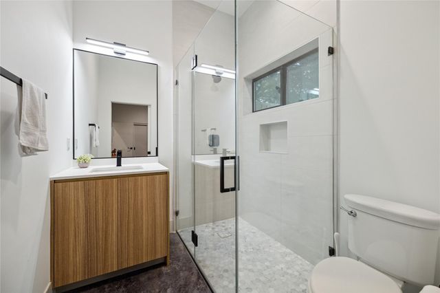 711 Memorial Heights Drive, Houston, TX 77007