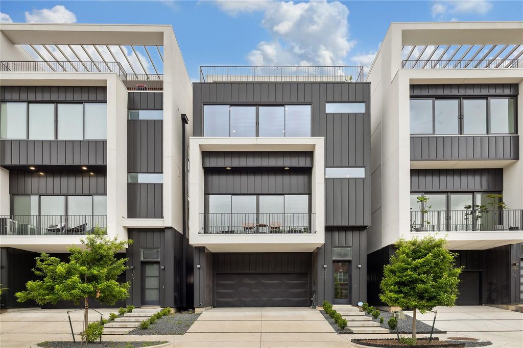 711 Memorial Heights Drive, Houston, TX 77007