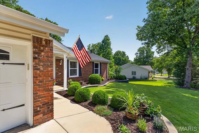 1471 Cherry Creek Lane, Manchester, MO 63021