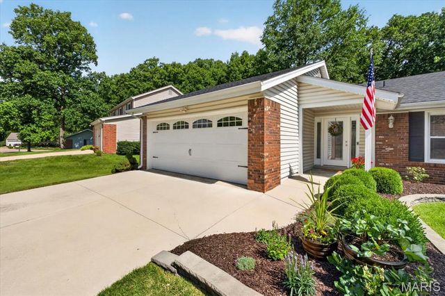 1471 Cherry Creek Lane, Manchester, MO 63021
