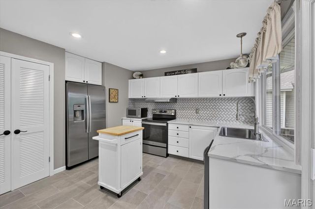 1471 Cherry Creek Lane, Manchester, MO 63021