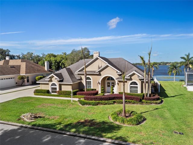 220 RUBY LAKE LANE, Winter Haven, FL 33884