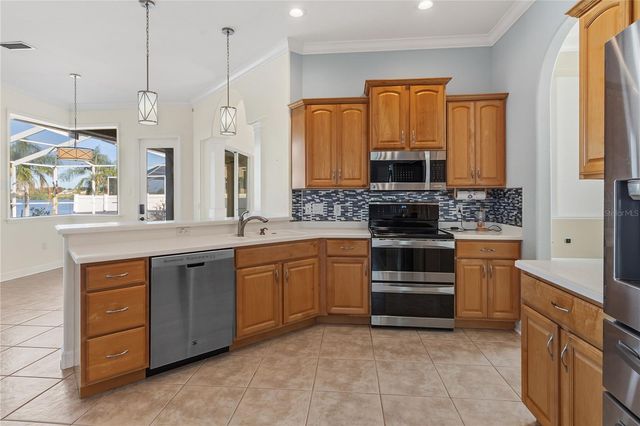 220 RUBY LAKE LANE, Winter Haven, FL 33884