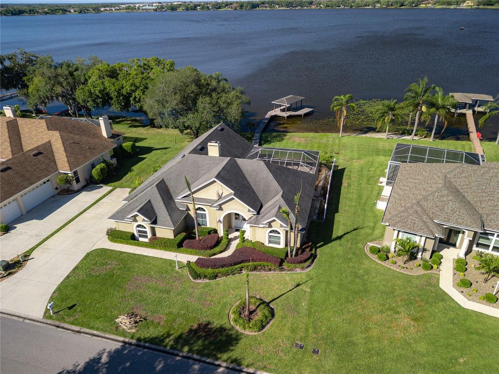 220 RUBY LAKE LANE, Winter Haven, FL 33884