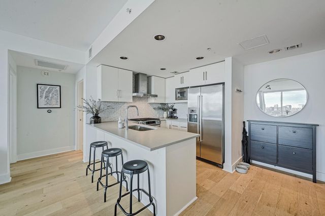 300 Bowie ST 2706, Austin, TX 78703