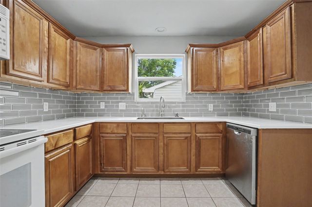 1614 S Cedar Avenue, Broken Arrow, OK 74012