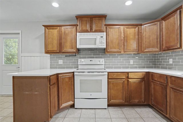 1614 S Cedar Avenue, Broken Arrow, OK 74012