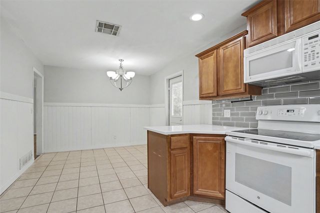 1614 S Cedar Avenue, Broken Arrow, OK 74012