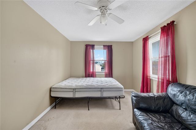 22 Connecticut Avenue, Middletown, RI 02842