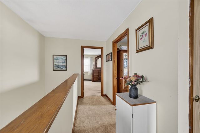 22 Connecticut Avenue, Middletown, RI 02842