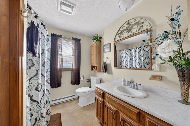 22 Connecticut Avenue, Middletown, RI 02842