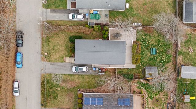 22 Connecticut Avenue, Middletown, RI 02842
