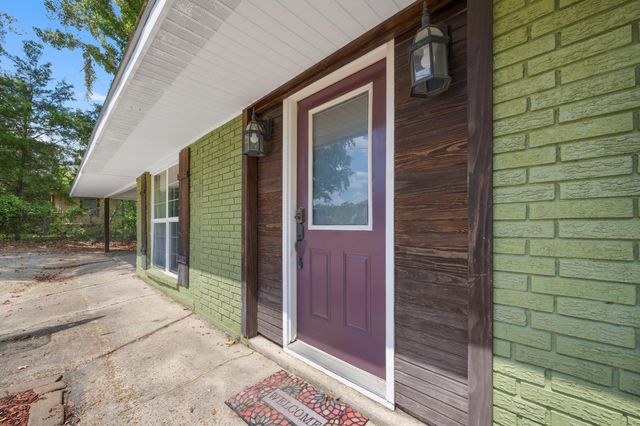 105 Allen Ave, Leesville, LA 71446