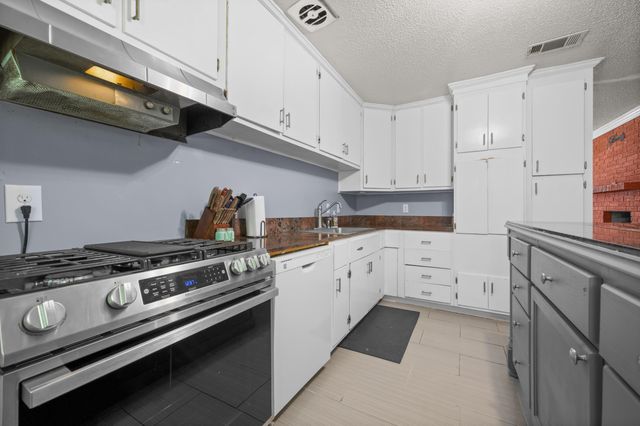 105 Allen Ave, Leesville, LA 71446