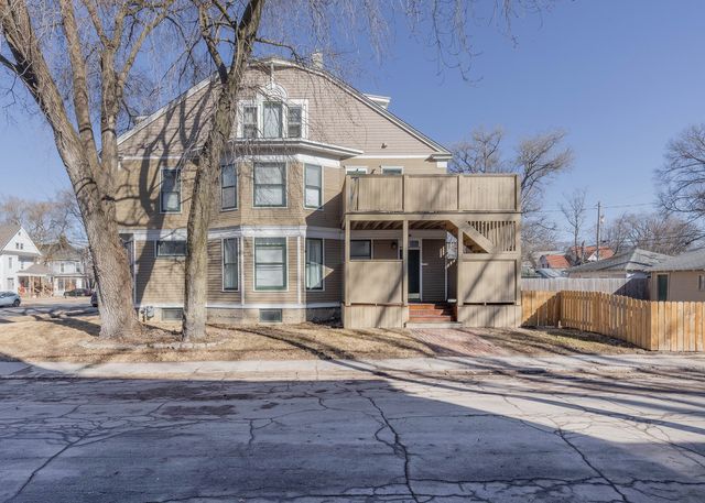 937 20TH Street, Rock Island, IL 61201