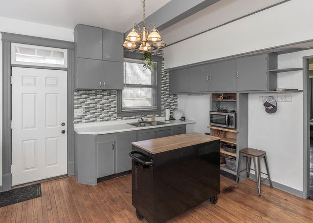 937 20TH Street, Rock Island, IL 61201