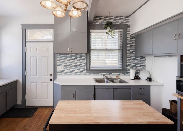 937 20TH Street, Rock Island, IL 61201