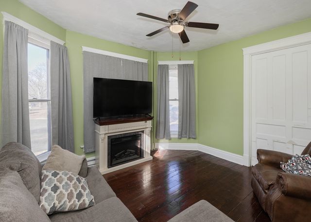 937 20TH Street, Rock Island, IL 61201