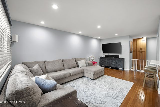 20 Arrowsmith Court 26, Matawan, NJ 07747