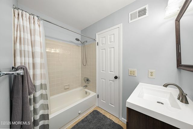 20 Arrowsmith Court 26, Matawan, NJ 07747