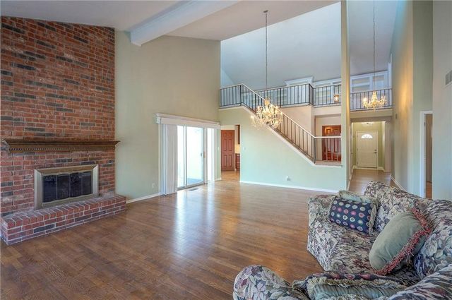 6606 Earnshaw Street, Shawnee, KS 66216