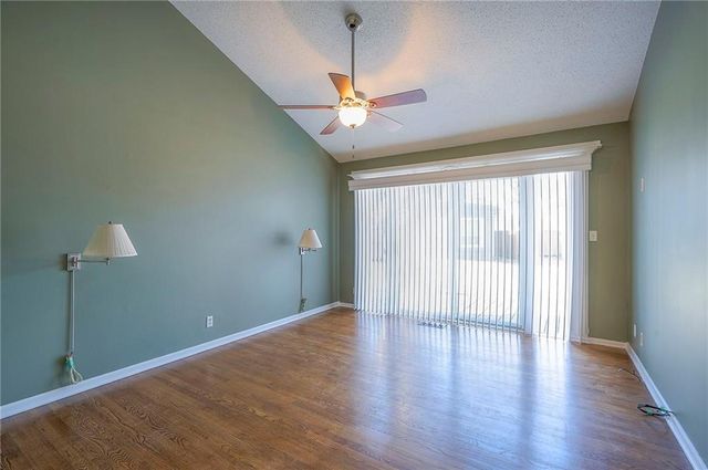 6606 Earnshaw Street, Shawnee, KS 66216