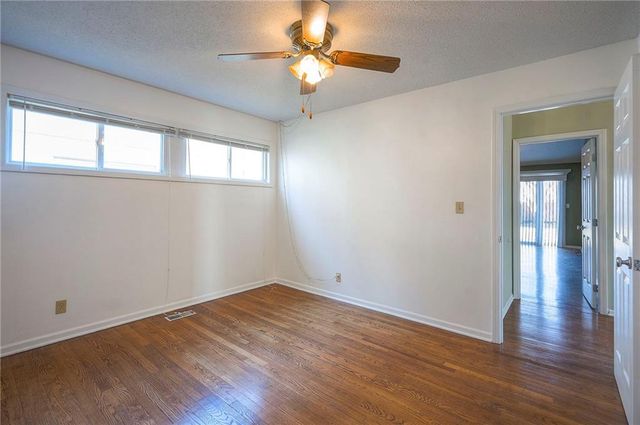 6606 Earnshaw Street, Shawnee, KS 66216