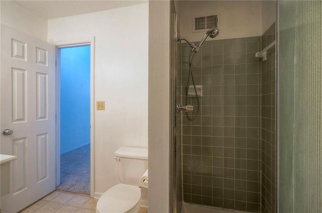 6606 Earnshaw Street, Shawnee, KS 66216