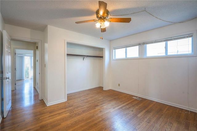 6606 Earnshaw Street, Shawnee, KS 66216