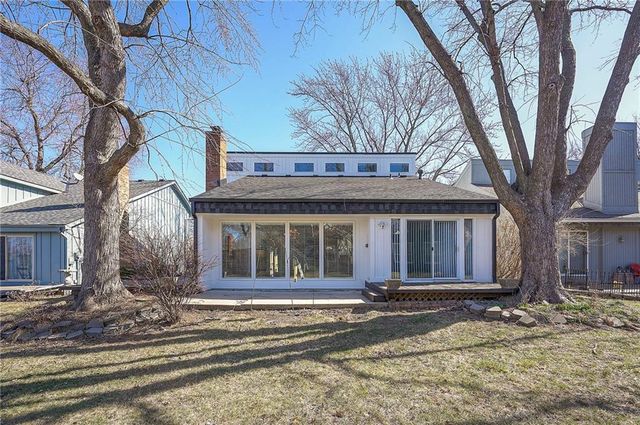 6606 Earnshaw Street, Shawnee, KS 66216