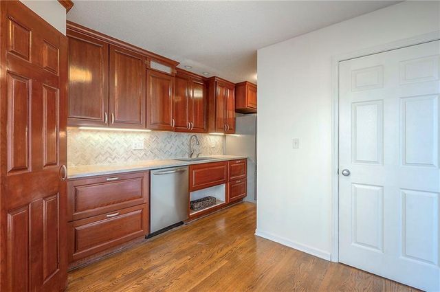 6606 Earnshaw Street, Shawnee, KS 66216