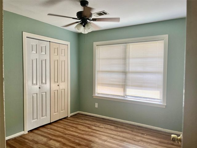 2218 19th Avenue N, Texas City, TX 77590