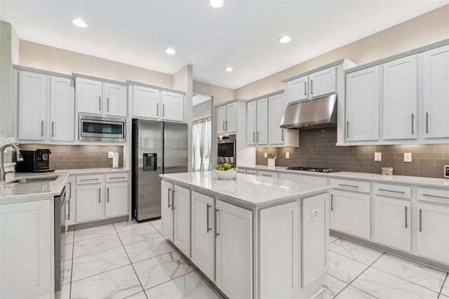 2213 HOLLOW FOREST COURT, Wesley Chapel, FL 33543