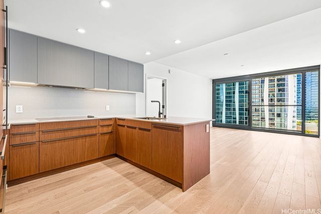 333 Ward Avenue 1402, Honolulu, HI 96814