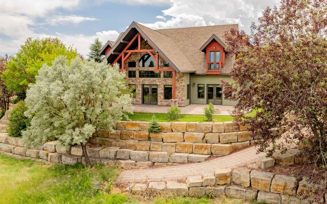701 Olive Glenn Dr, Cody, WY 82414