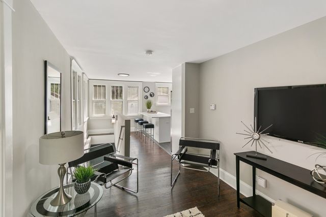 1525 Burr Oak Road, Homewood, IL 60430